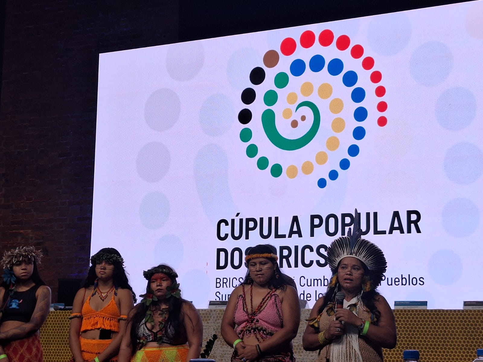 Indígenas da Aldeia Maracanã falaram na abertura da Cúpula Popular do Brics
