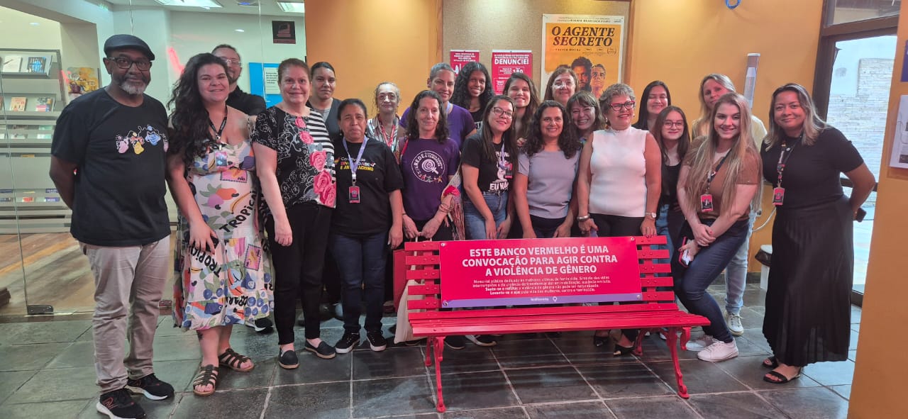 Ação integra os 21 Dias de Ativismo, homenageia vítima de feminicídio e marca adesão do sindicato à campanha internacional que avança no Rio Grande do Sul e no país