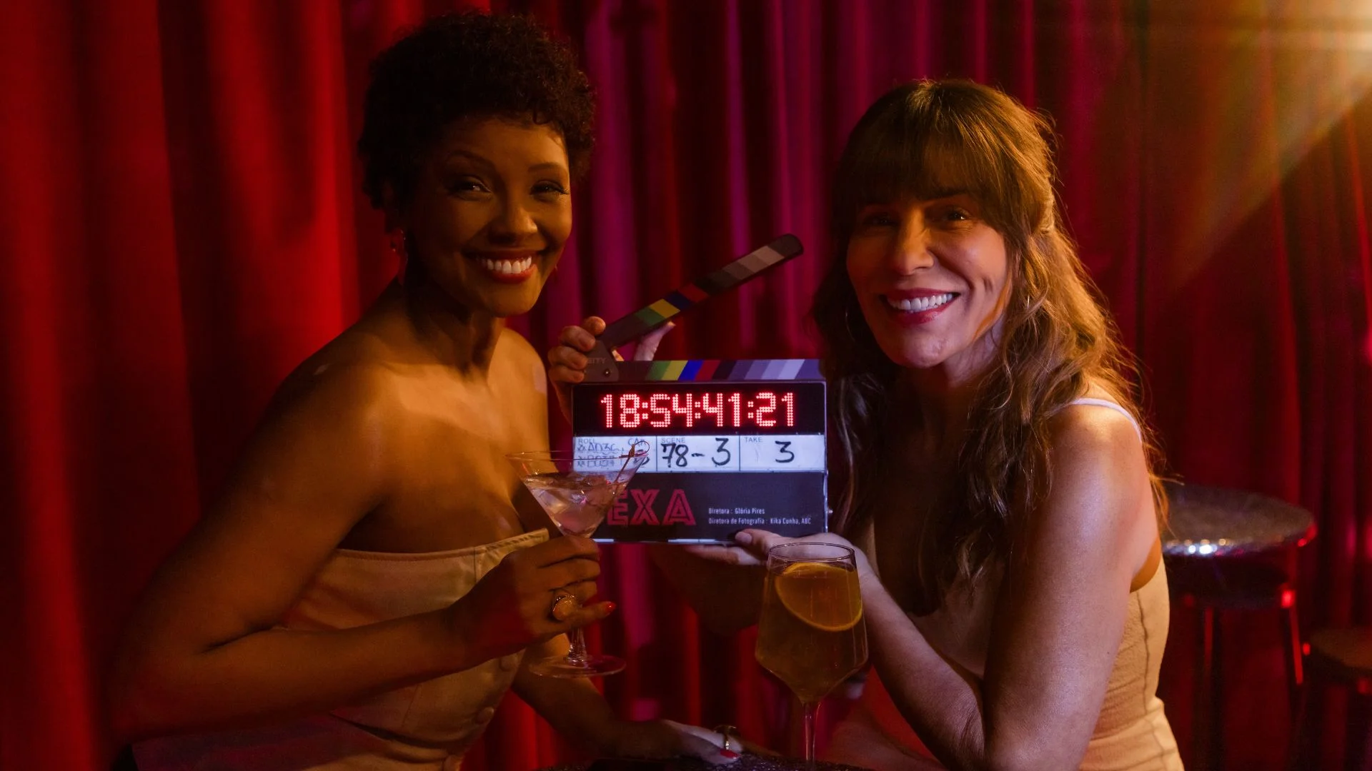 Isabel Filardes e Glória Pires durante as gravações do filme "Sexa", que estreia nesta quinta-feira (11) nos cinemas.