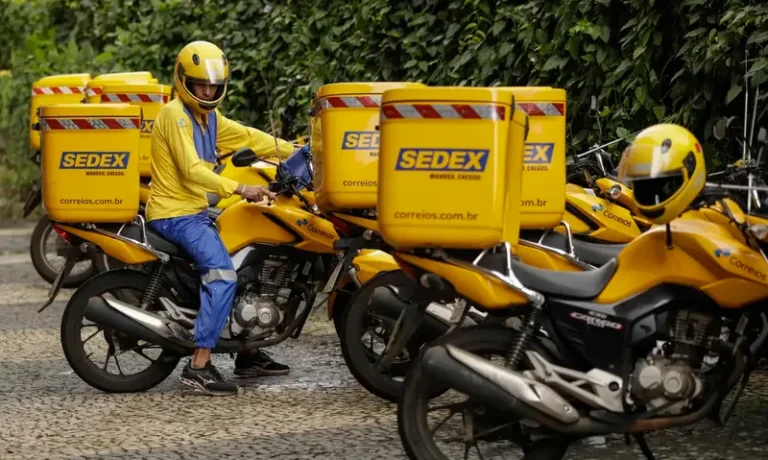 Greve nos Correios pressiona por reajuste e leva TST a exigir 80% do efetivo em atividade