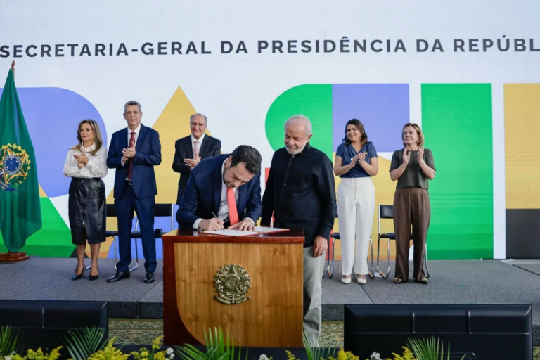Proposta de federação com PT provoca racha interno no Psol e deve ser rejeitada pelo partido