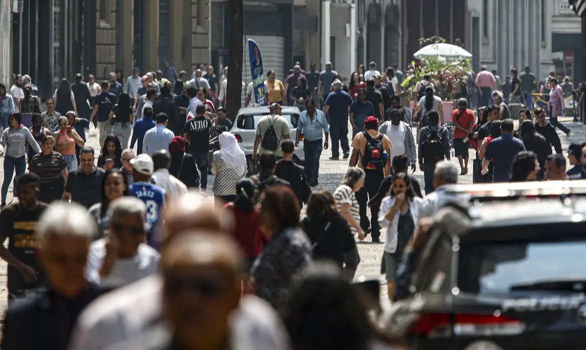 Brasil registra menores índices de pobreza desde 2012