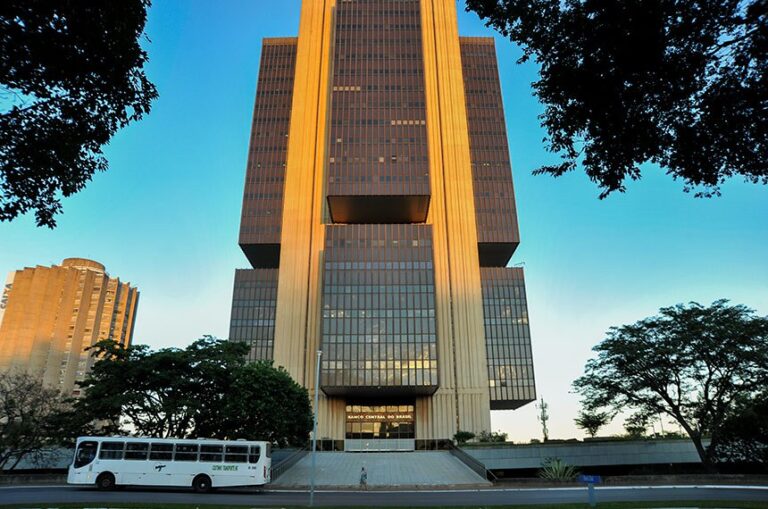 Banco Central reduz juros básicos para 14,75% ao ano