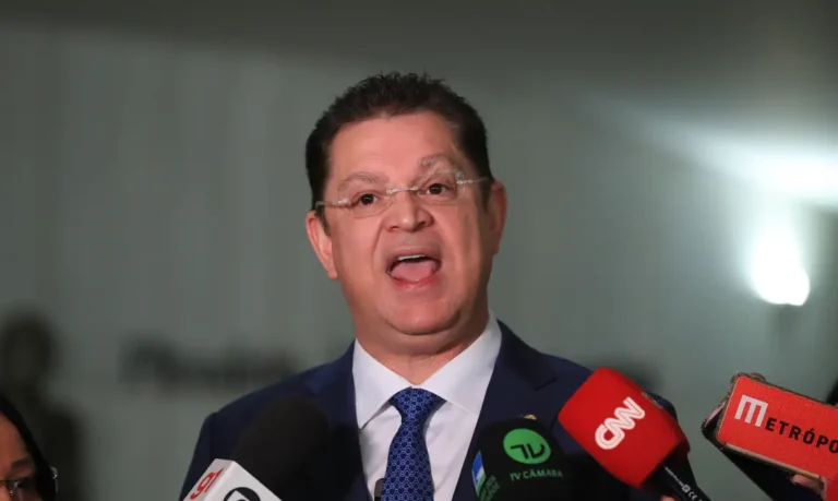 Equipes de Sóstenes e Jordy movimentaram R$ 27 mi: 'Típico colarinho sujo da extrema direita'