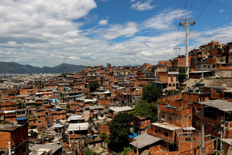 Brasil celebra redução da pobreza, mas ainda é um dos mais desiguais da América Latina