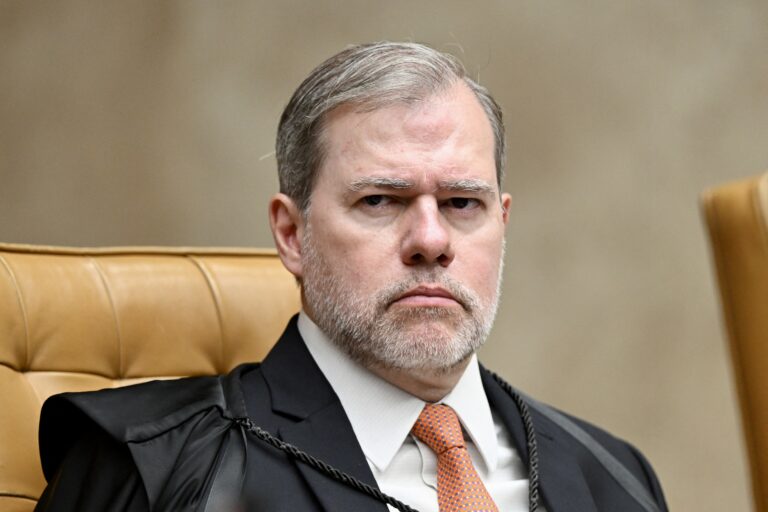 PF pede a Fachin suspeição de Toffoli no inquérito do Banco Master
