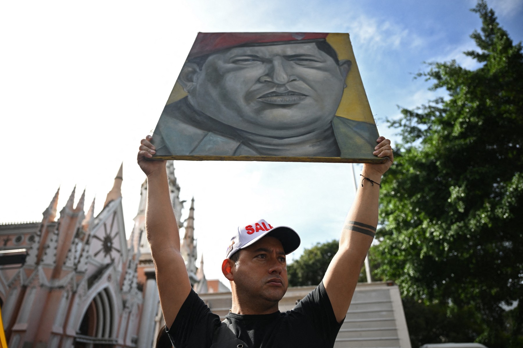 Chavistas saem às ruas após o sequestro de Nicolás Maduro – foto: Federico Parra/AFP