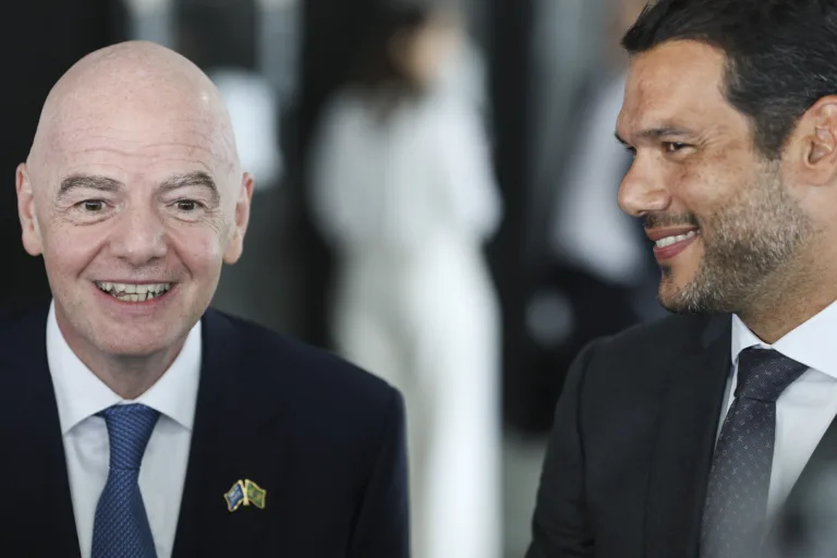 Lula recebe presidente da FIFA para discutir Copa do Mundo Feminina de 2027 e mundial de clubes