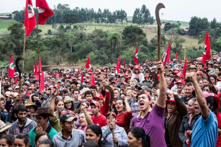 MST conquista assentamento para 2 mil famílias no Paraná