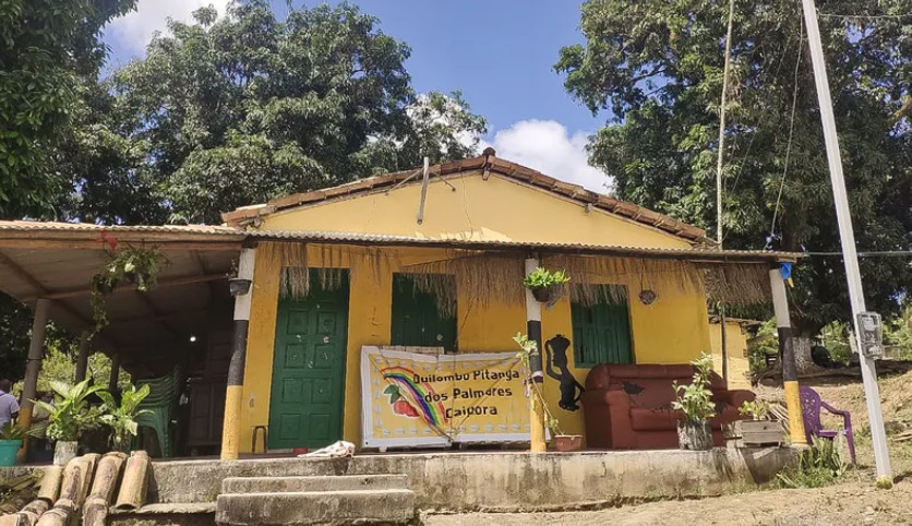 Casa de Mãe Bernadete, no Quilombo Pitanga dos Palmares, na Bahia / Imagem: Janaína Nery