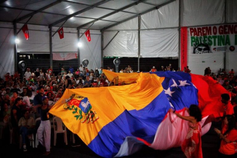Combate ao imperialismo deve ser eixo central de luta, dizem analistas em encontro do MST