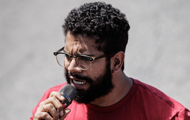 Jones Manoel pretende concorrer a deputado federal, mas não descarta nem mesmo candidatura à presidência