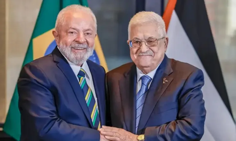 Lula consulta Abbas sobre plano de reconstrução de Gaza; Brasil analisa convite de Trump