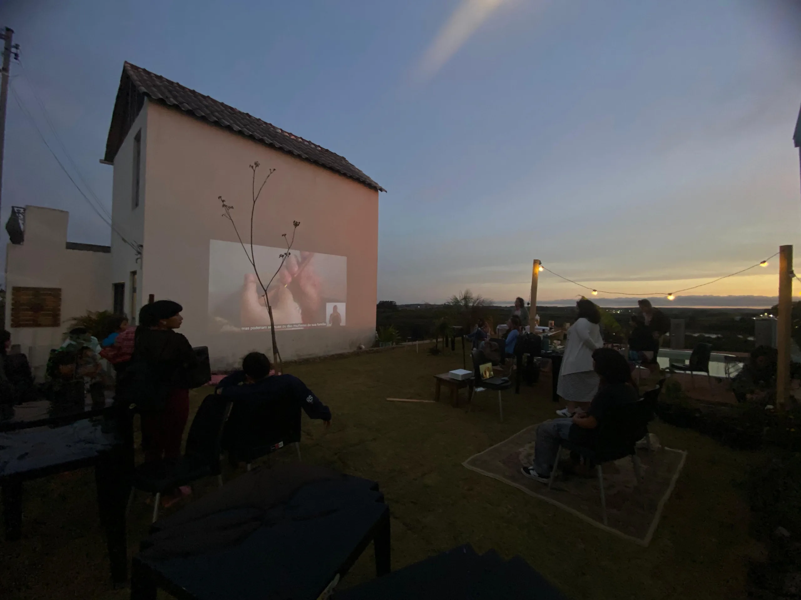 Ocupa Jardim vai encerrar com sessão de cinema