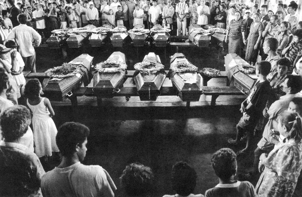 MST refaz marcha em Eldorado do Carajás após 30 anos do massacre