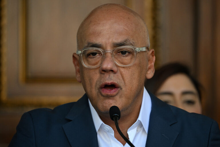 Venezuela anuncia libertação de presos venezuelanos e estrangeiros
