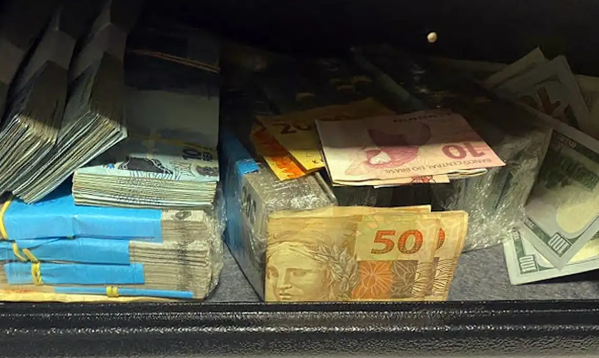 Notas apreendidas em operação contra o crime organizado
