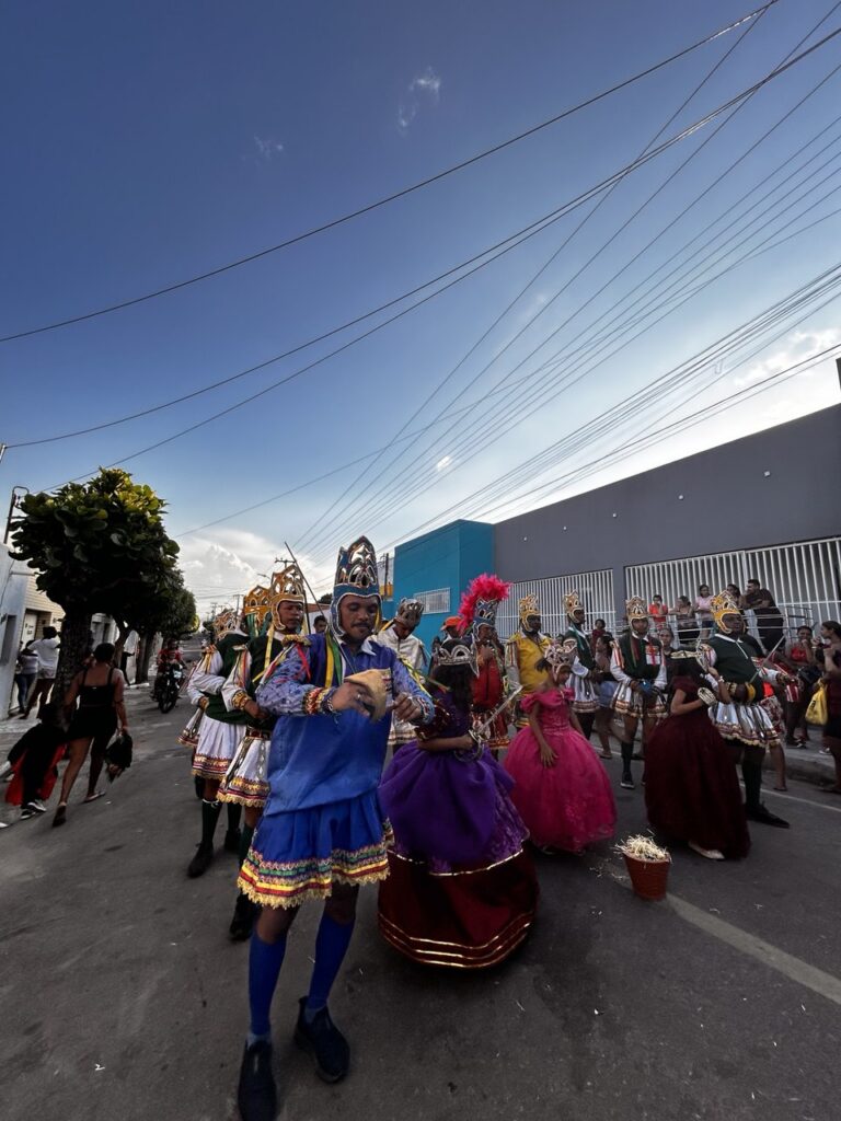 Dia de Reis, incertezas, solidariedade e defesa da autodeterminação dos povos, ufa, que ano