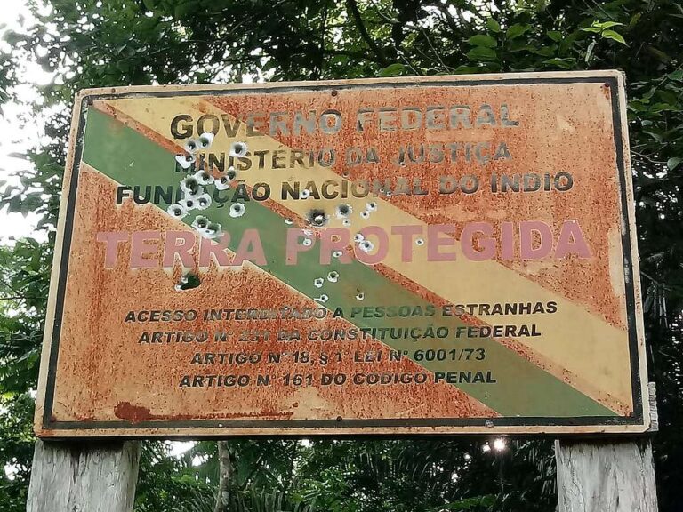 Ruralistas usam atos da Funai sob Bolsonaro para manter invasores de terra indígena em RO