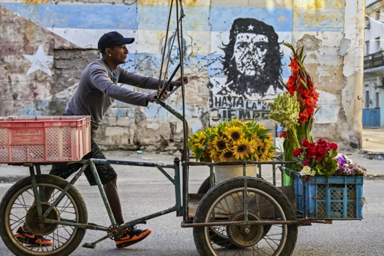 Cuba restabelece gradualmente eletricidade após apagão causado pelos EUA