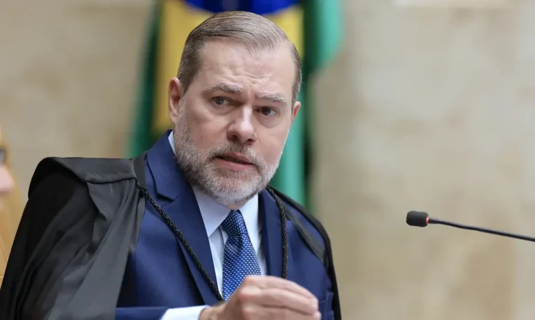 Caso Master: Tensão aumenta, mas Toffoli se sustenta no STF e espera ‘poeira baixar’