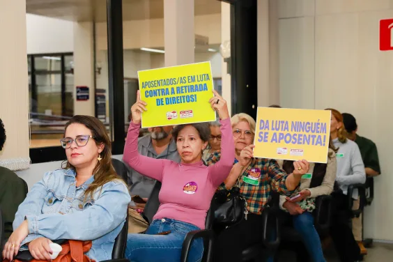 Professoras e professores aposentados estiveram presentes na construção das políticas educacionais para a rede pública de Belo Horizonte.