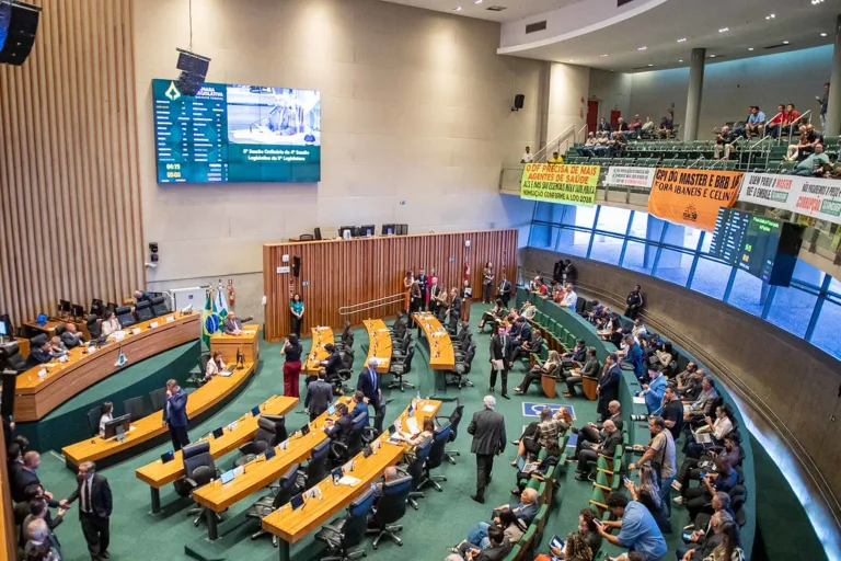 Votação de projeto que autoriza uso de imóveis públicos para capitalizar o BRB é adiada na CLDF