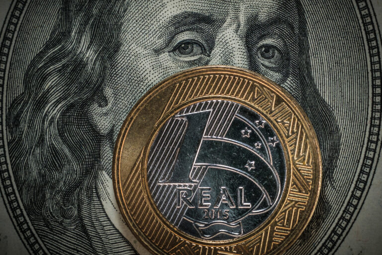 Inflação baixa, dólar em queda e alta na Bolsa: economia começa semana com dados positivos