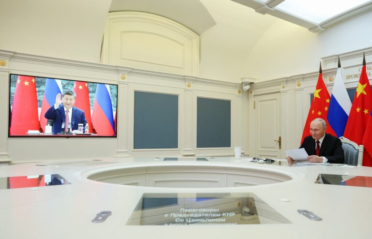 Em videochamada com Xi Jinping, Putin oferece 'firme apoio' para soberania dos dois países