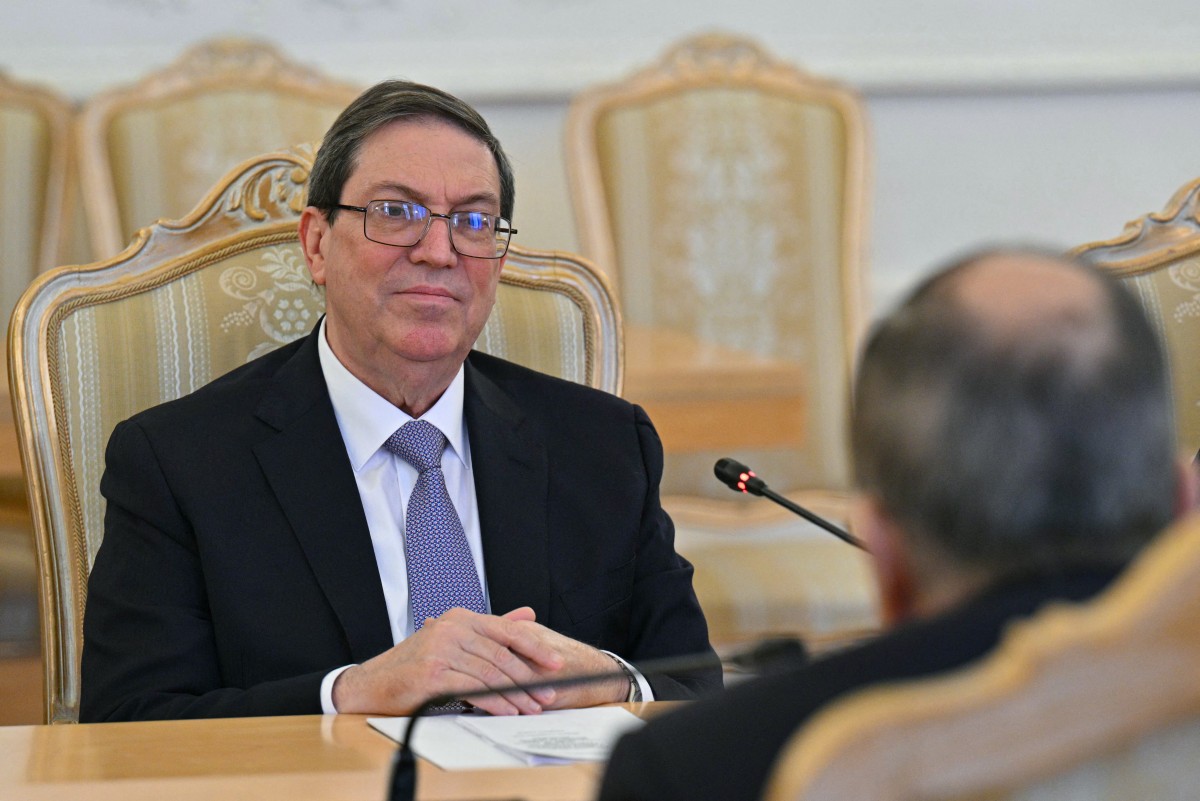 O ministro das Relações Exteriores da Rússia, Sergei Lavrov, se reúne com O ministro das Relações Exteriores de Cuba, Bruno Rodríguez, se reuniu com o chanceler russo Sergei Lavrov antes de encontro com Putin nesta quarta (18)