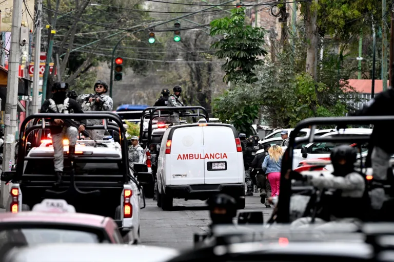 México suspende aulas em 13 estados após morte do narcotraficante El Mencho