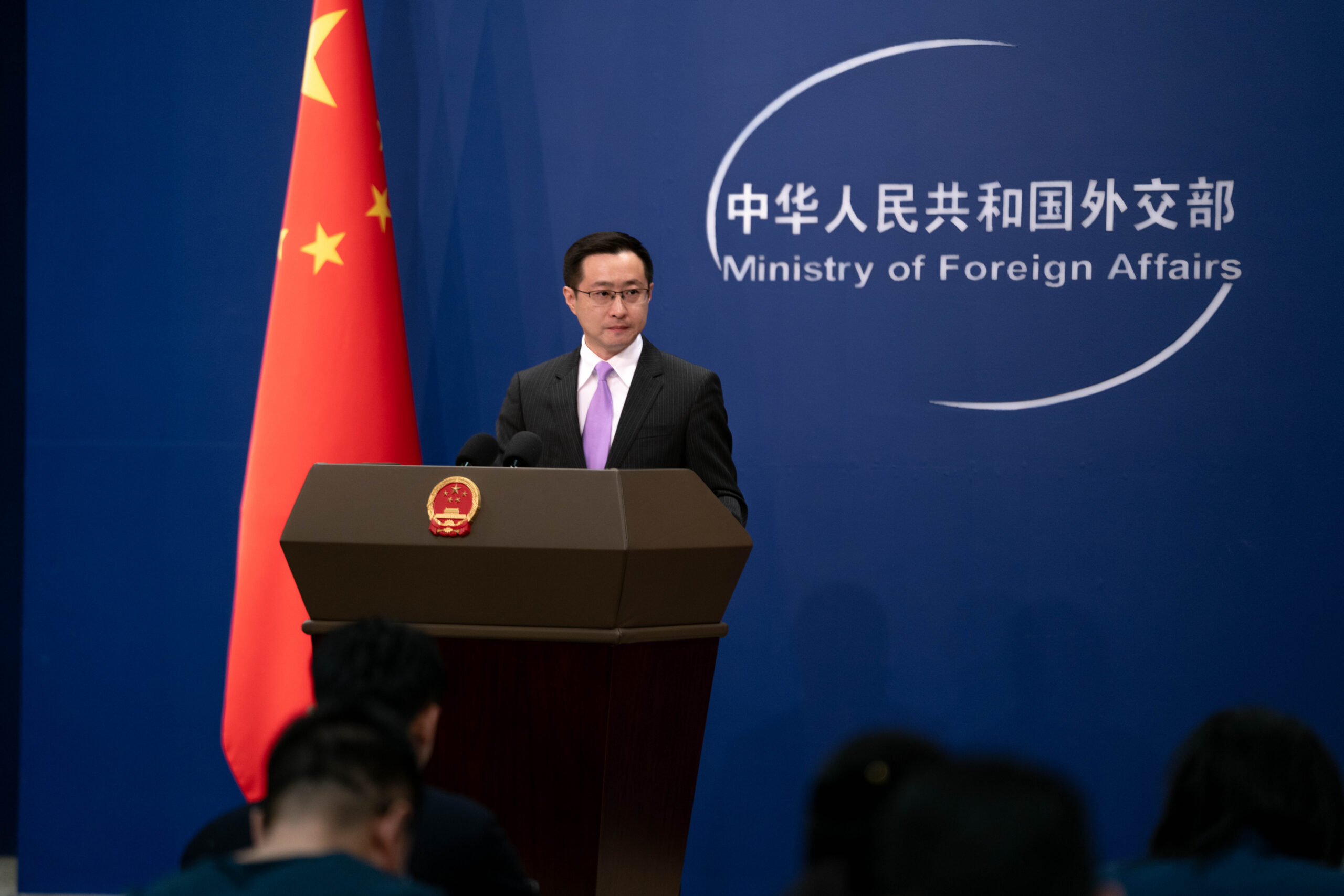 Porta-voz do Ministério de Relações Exteriores da China, Lin Jian, responde ao Brasil de Fato durante coletiva de imprensa nesta quinta-feira, 12 de fevereiro de 2026