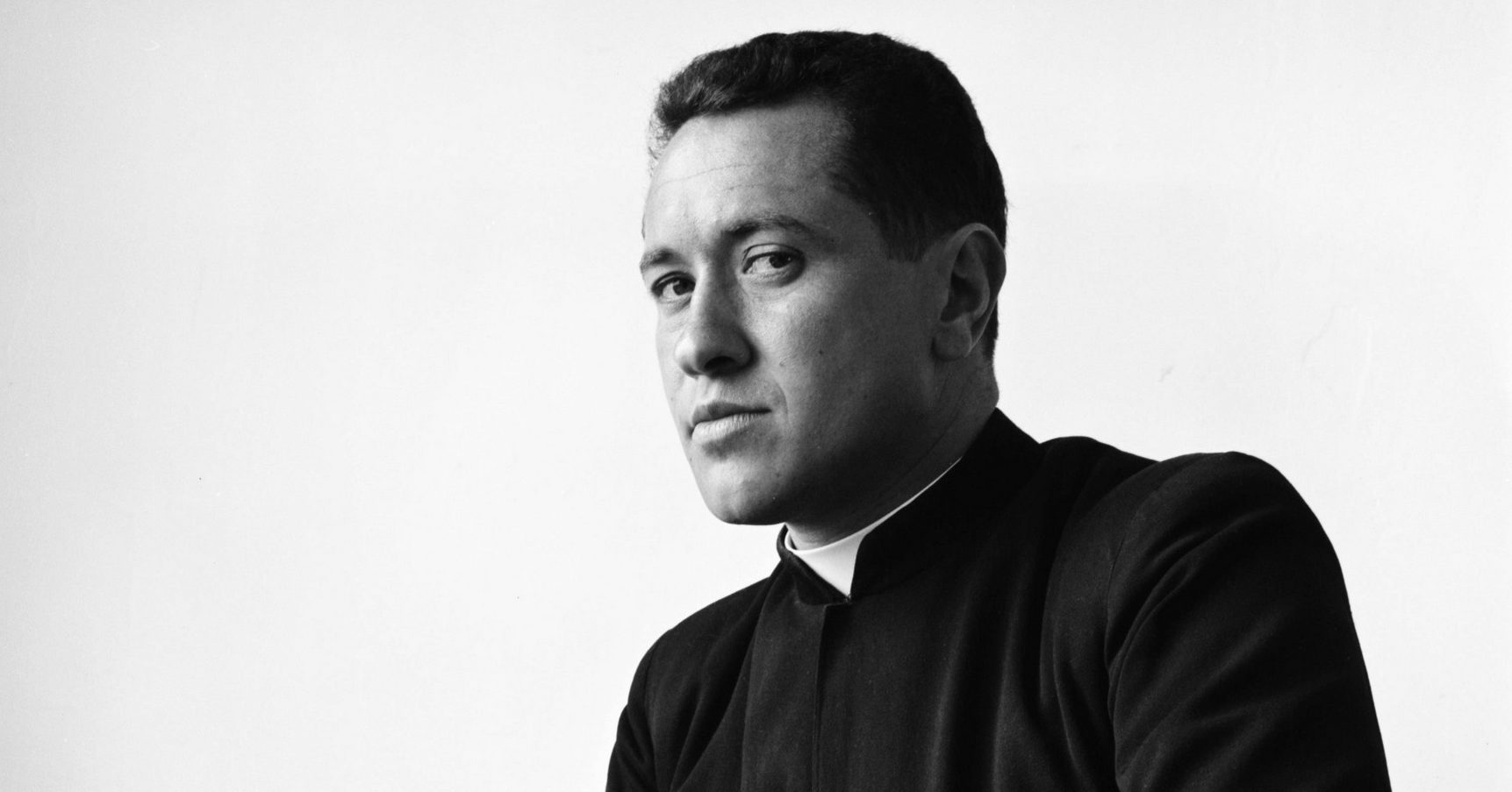 O sociólogo, sacerdote católico e guerrilheiro, Camilo Torres Restrepo, assassinado pelas forças do Estado colombiano em 15 de fevereiro de 1966.