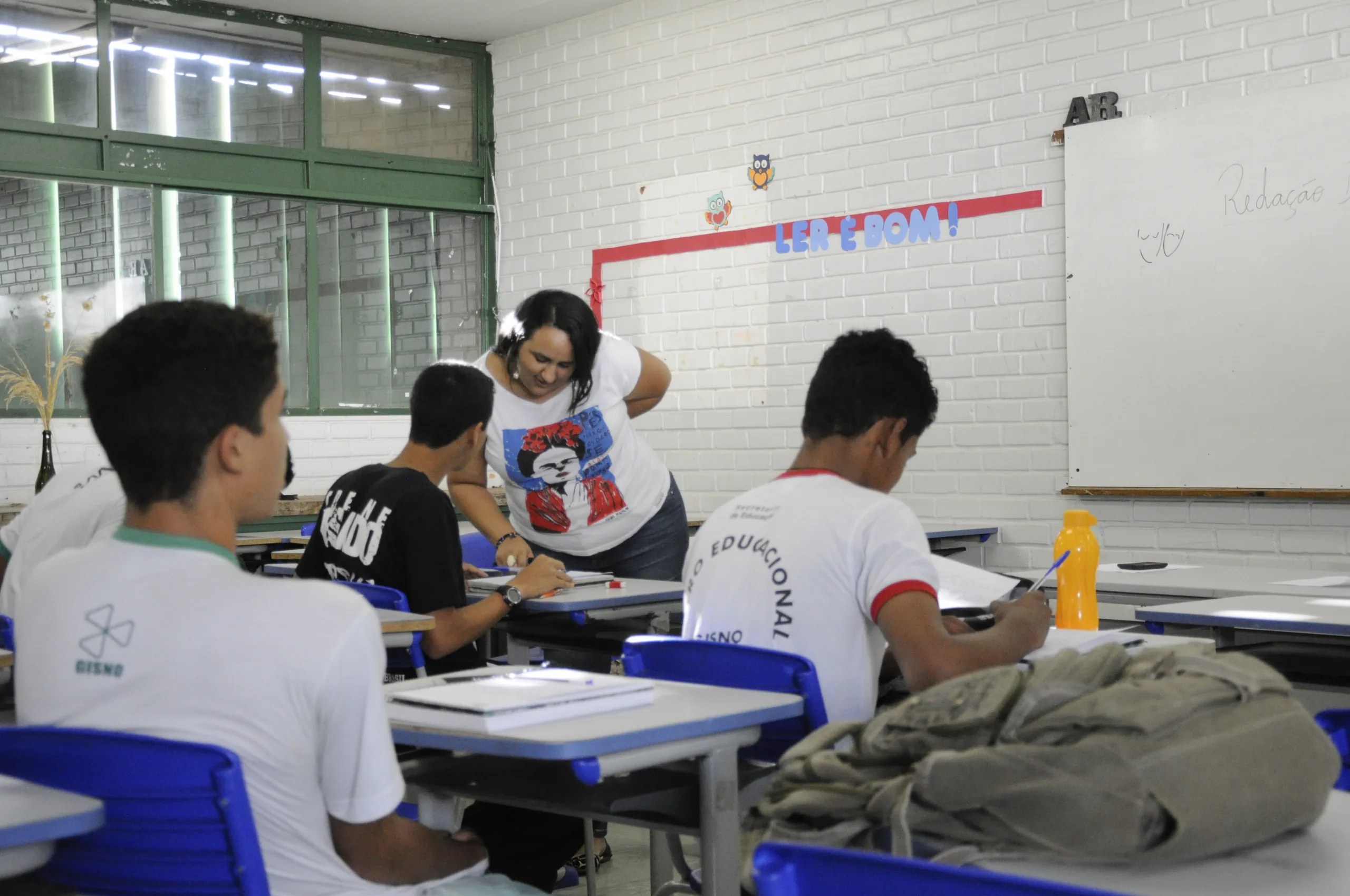 Ensino médio estadual tem queda de matrícula