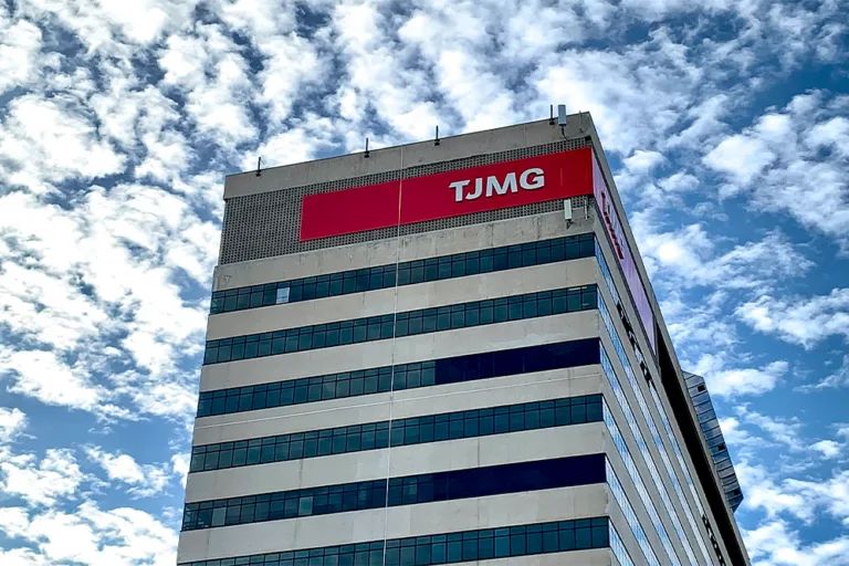Protesto em BH denuncia decisão de desembargadores do TJMG que legitima abuso de menor 