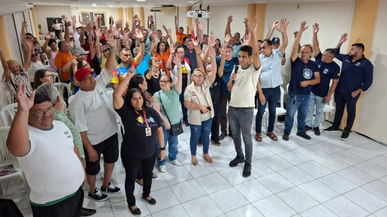 Acordo entre servidores de Fortaleza e Evandro Leitão garante reajuste e pagamento de anuênios