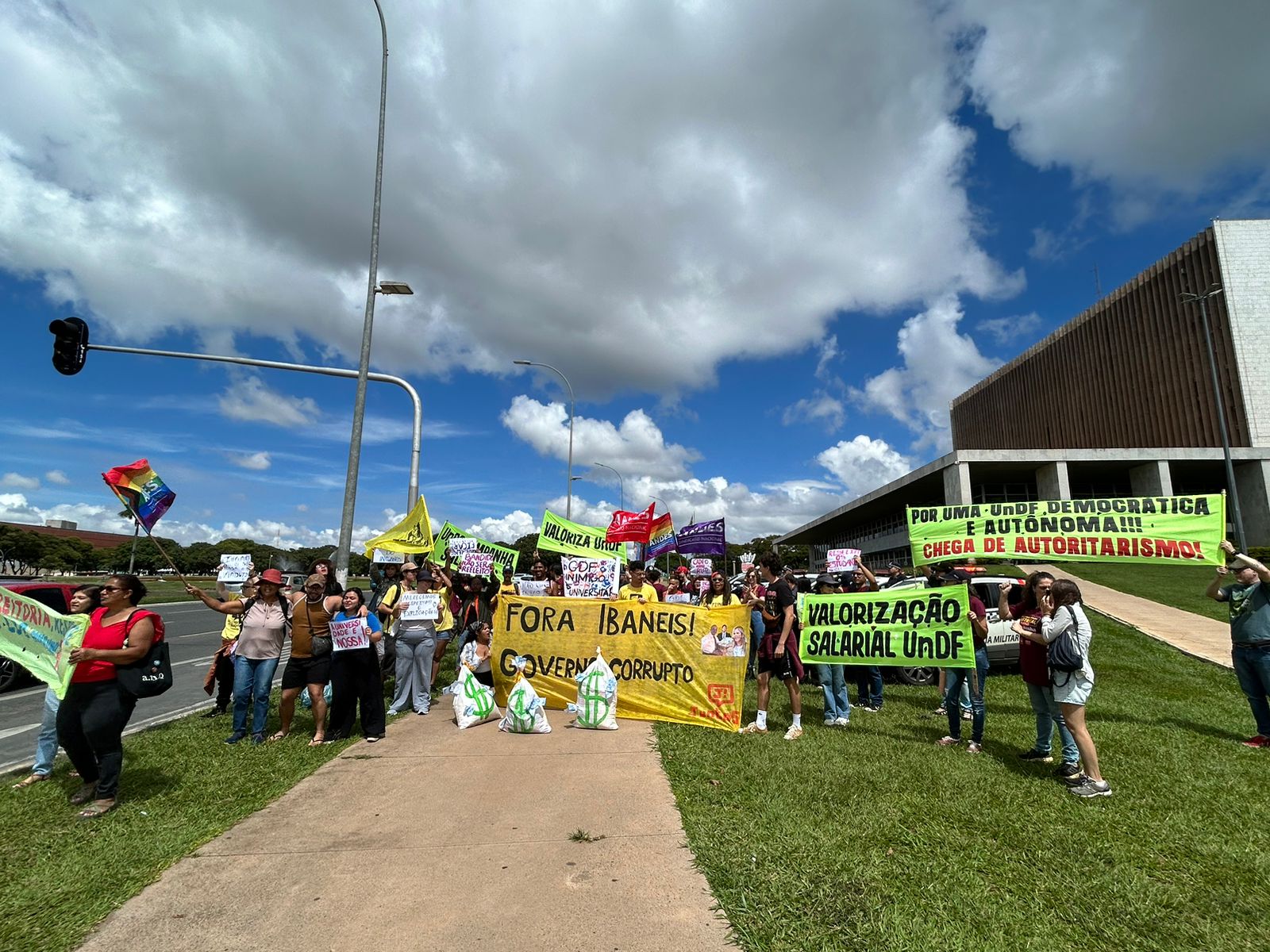 docentes e discentes em mobilização