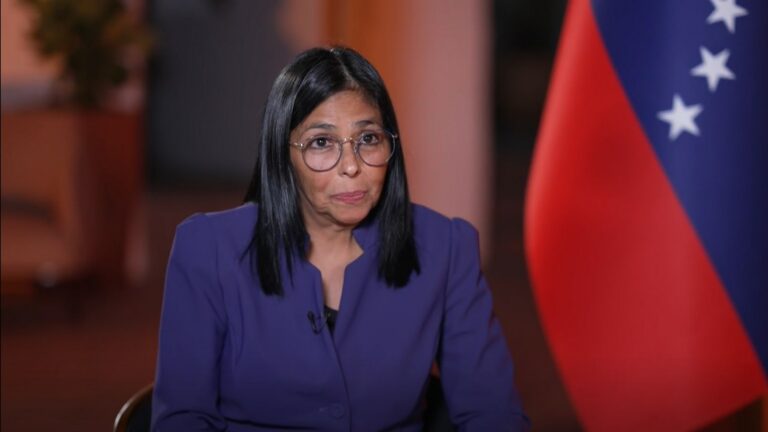À emissora dos EUA, Delcy Rodríguez reafirma que Maduro é o presidente legítimo da Venezuela