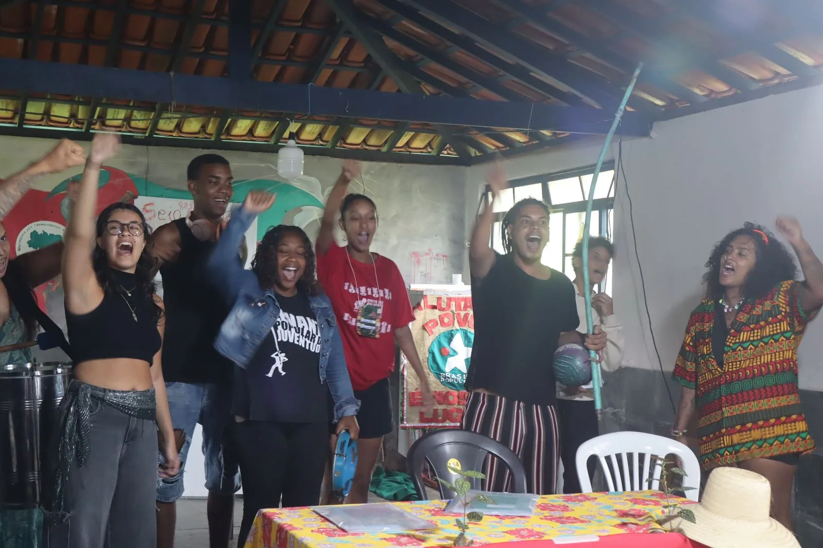 O objetivo do estágio, que também é organizado pelo Levante Popular da Juventude e pelo Movimento Brasil Popular, é estudar e vivenciar no cotidiano o impasse da questão agrária e mineral que afetam esses territórios.
