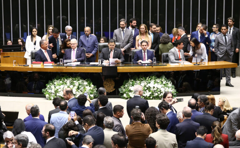 Alcolumbre reforça autoridade do Congresso em início do ano legislativo; Motta defende emendas