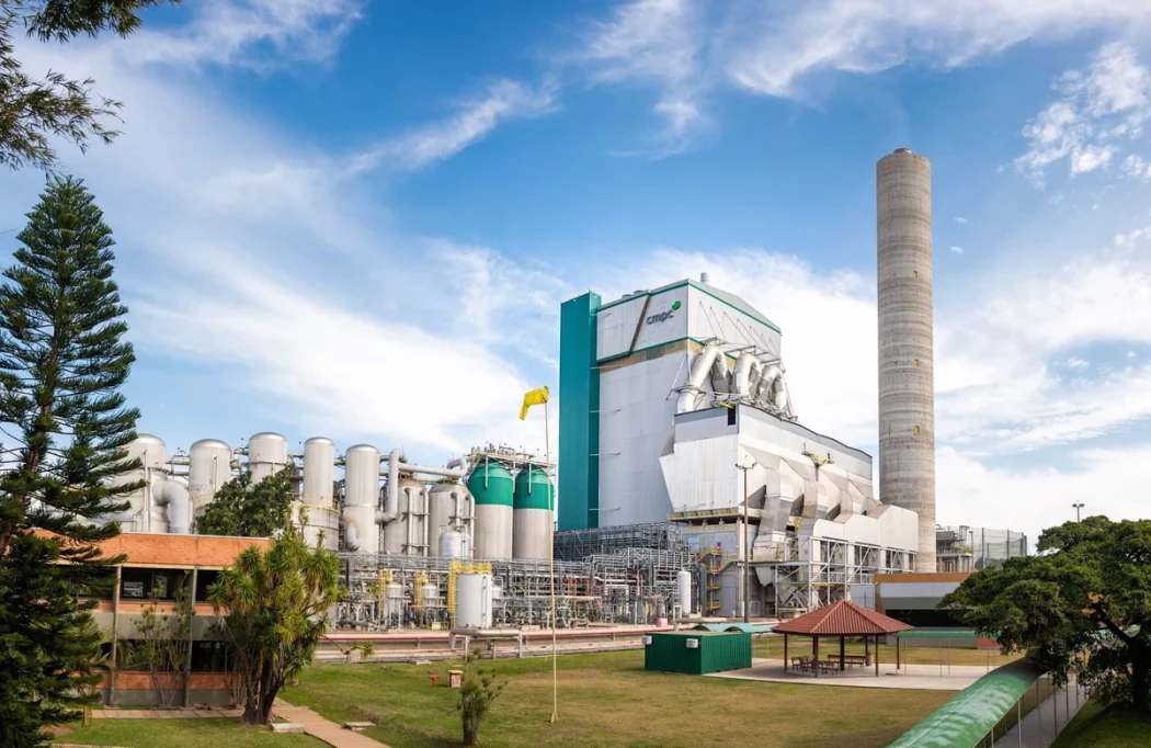 A CMPC é uma multinacional chilena com mais de 100 anos de atuação no setor de celulose, papel e produtos florestais