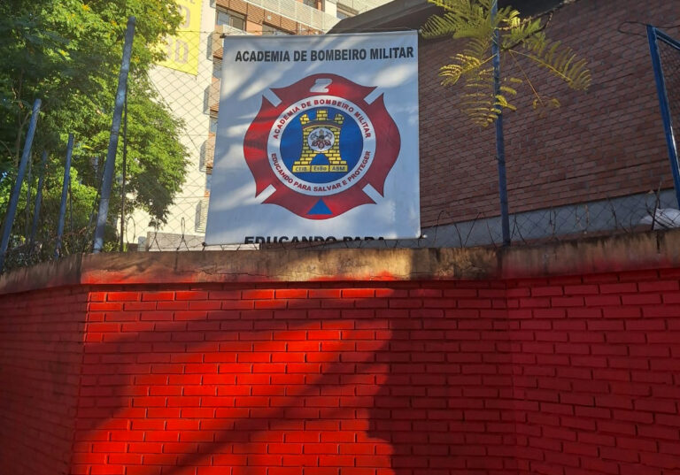Bombeiros começam a usar salas do Neeja Paulo Freire por decisão da Seduc