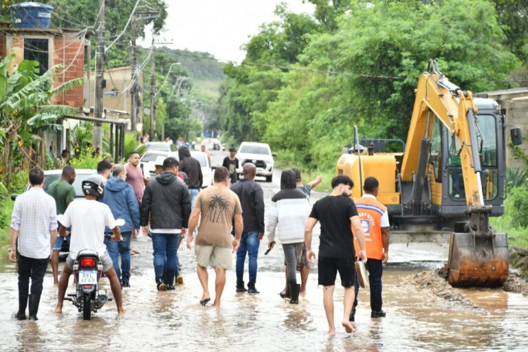 Caos após chuva no Rio de Janeiro expõe urgência de medidas de adaptação climática 