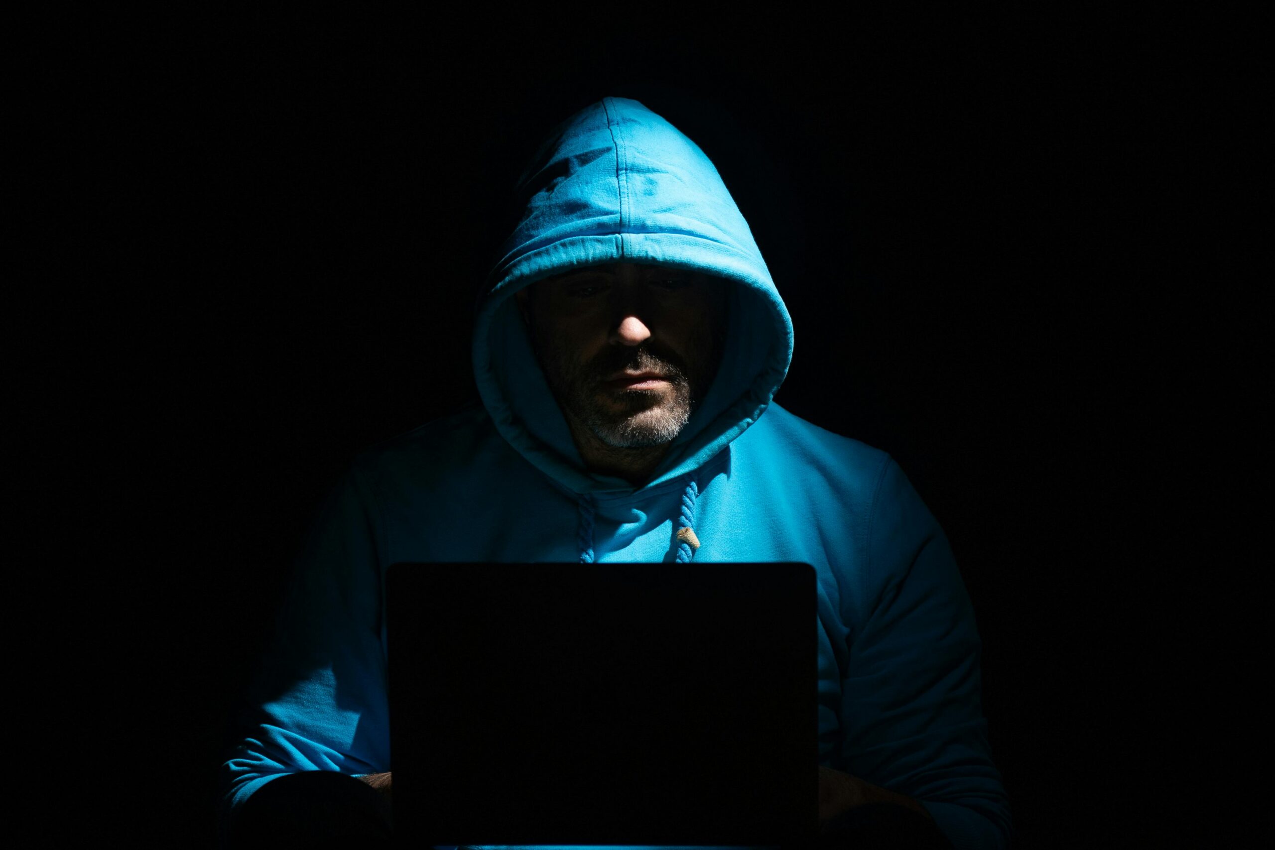 Prática de perseguição é crime no Brasil