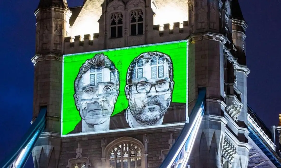 Imagem de Bruno Pereira e Dom Philips projetas no centro de Londres