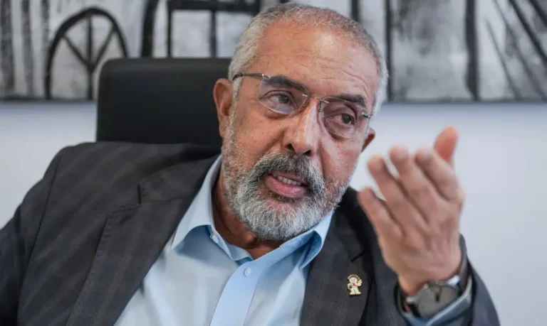 Não há mais razão para manter escala 6x1 e jornada de 44h, diz senador Paulo Paim