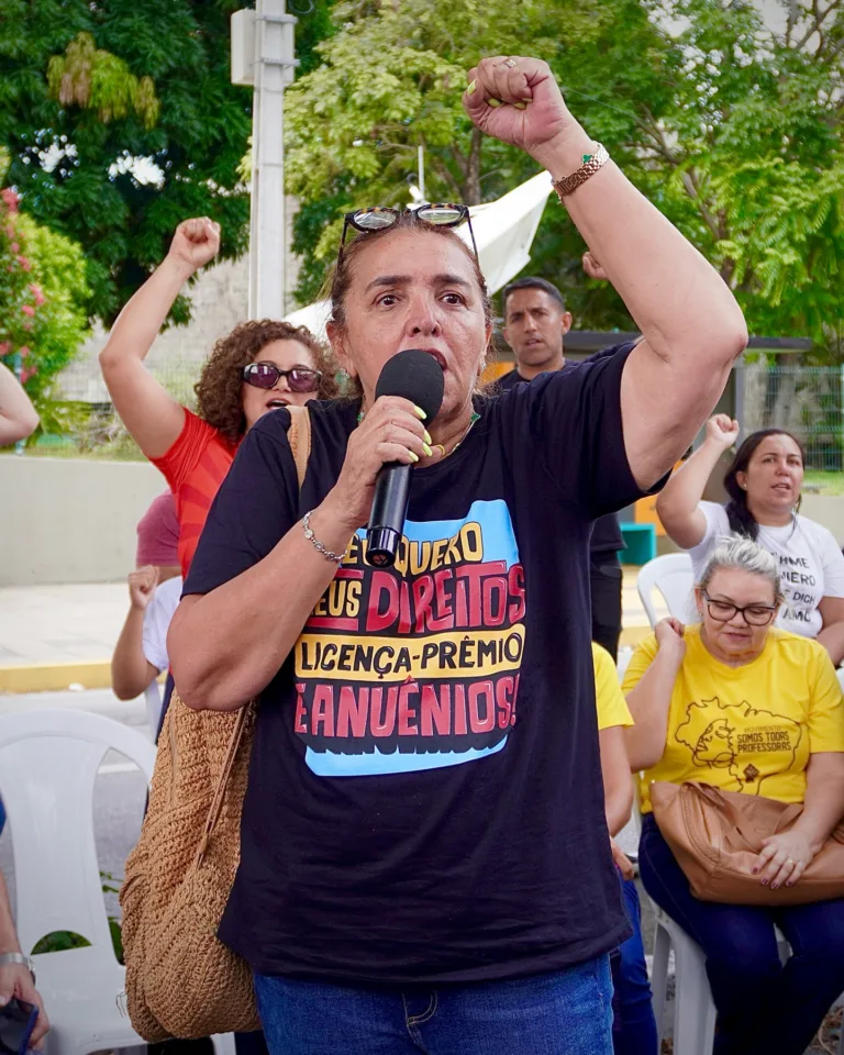 Profissionais da educação encerram ocupação na SME após acordos com secretário