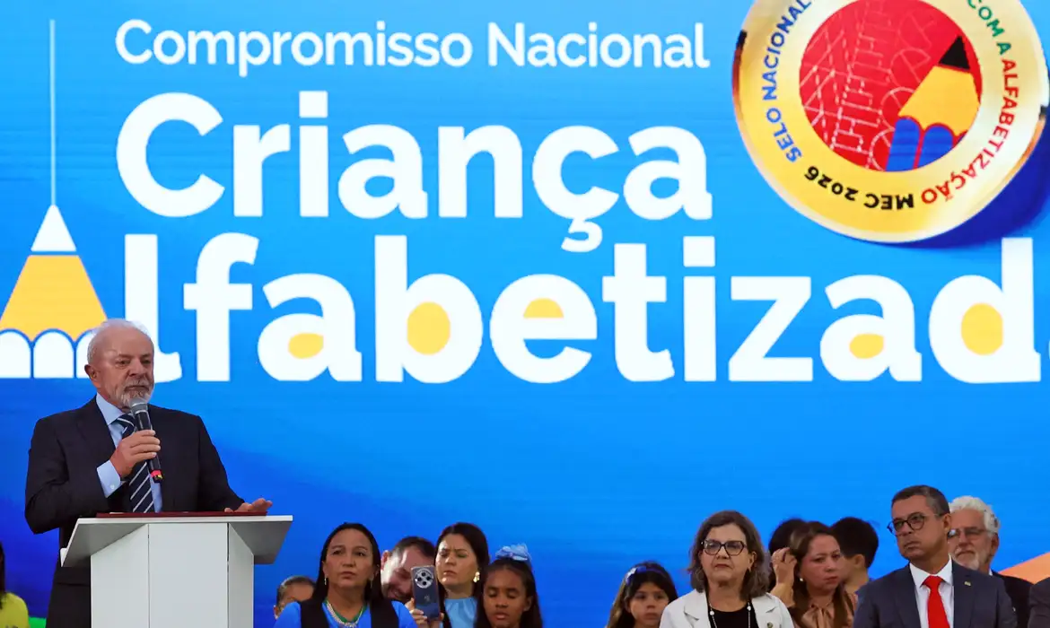 O presidente da República, Luiz Inácio Lula da Silva, participa da cerimônia de premiação da 2ª edição do Selo Nacional Compromisso com a Alfabetização. Foto: Valter Campanato/Agência Brasil© Valter Campanato/Agência Brasil