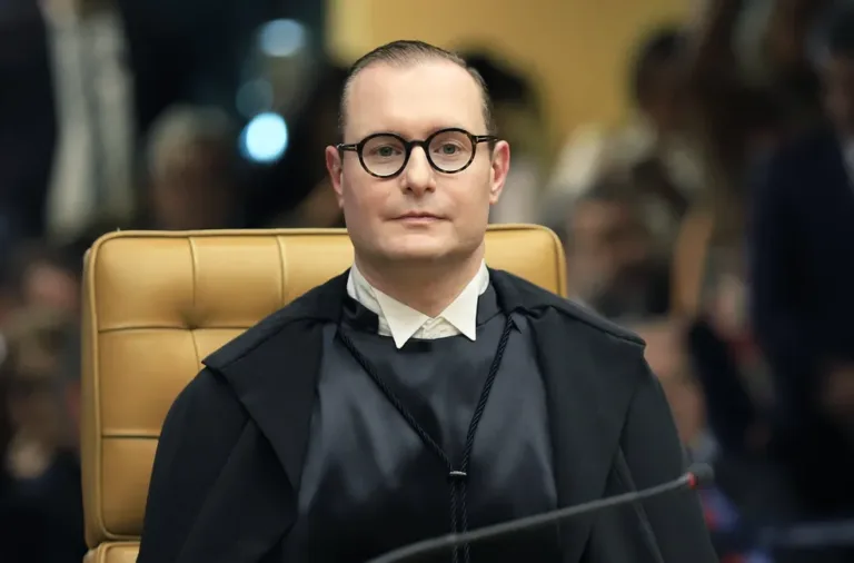 Toffoli se declara suspeito para analisar CPI do Banco Master e Zanin assume relatoria