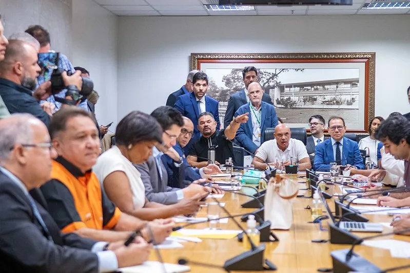 reunião com deputados na Câmara Legislativa do Distrito Federal (CLDF)